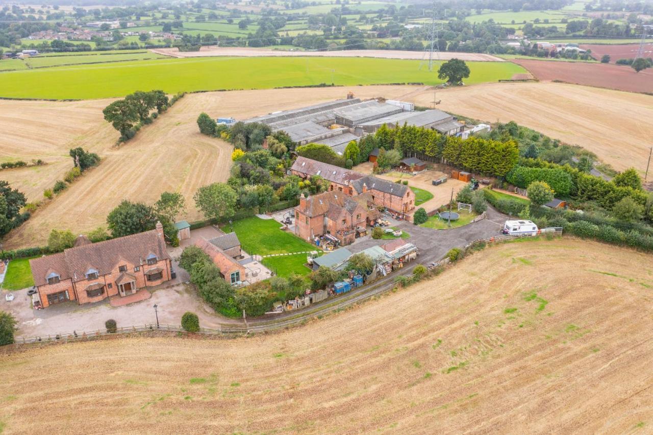 The Pigsty - 3 Bedroom Barn Conversion Coventry Exterior foto